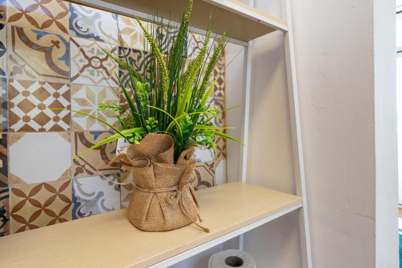 Apartment In Todi - Local
